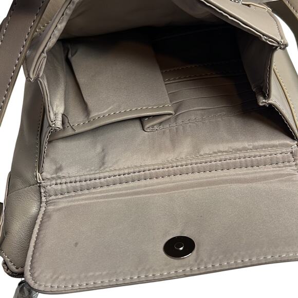 Giani Bernini Sand Brown Leather Crossbody Bag, Silver Hardware, NWT!! - Picture 4 of 8